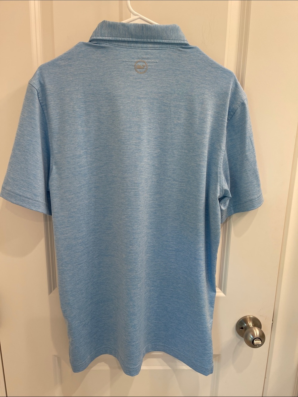 Vineyard Vines Men's Short-Sleeve Polo in Light Blue with Subtle Chest Emblem - Picture 5 of 5